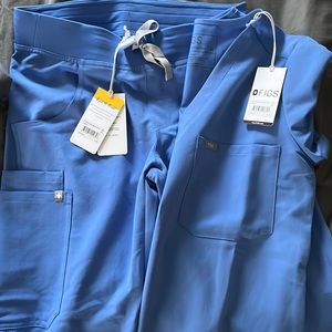 Figs scrubs set Catarina one pocket top and cargo pants brand new